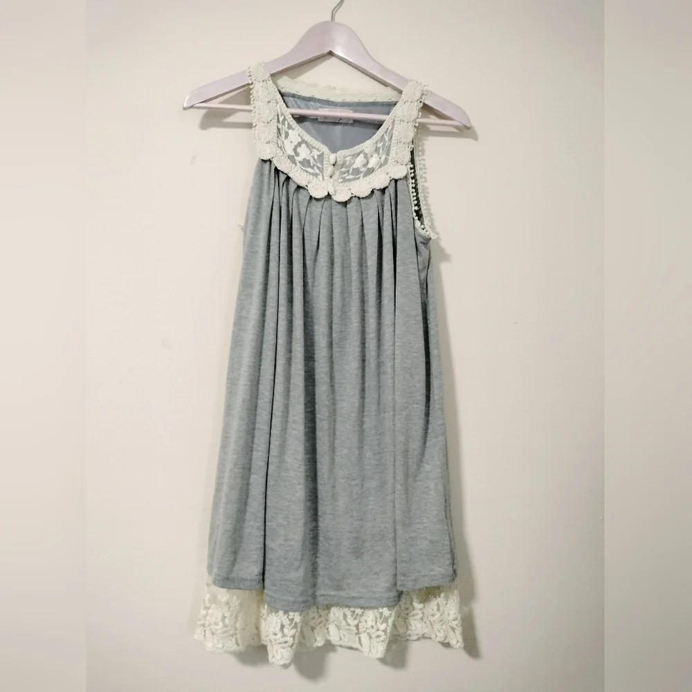 Freeway Sz Medium Gray Sleeveless Tank Dress Crochet lace button Neckline Line